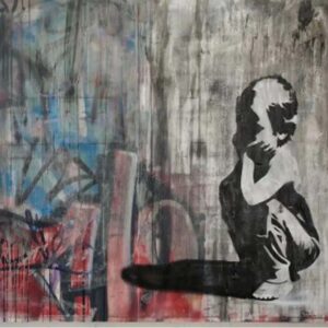 Frame in Mind is an original work created by Kende in 2009. The composition depicts a child looking out at the ocean, a symbol of contemplation, discovery, and possibility. For the realisation of the figure, the artist uses the stencil technique as a tribute to Blek le Rat, a pioneering figure in contemporary urban art. Through the encounter between figurative imagery, urban calligraphy, and contemporary painting, the work explores the relationship between perception, memory, and imagination, transforming the seascape into a metaphor for the infinite and personal quest.